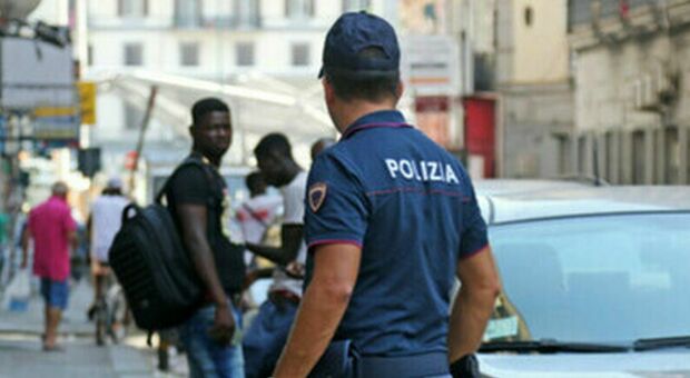 Napoli, Porta Nolana: trovato in possesso di droga e contanti, arrestato 26enne nigeriano