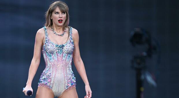 Taylor Swift, nuovo record: The Tortured Poets Department l'album più scaricato in un solo giorno