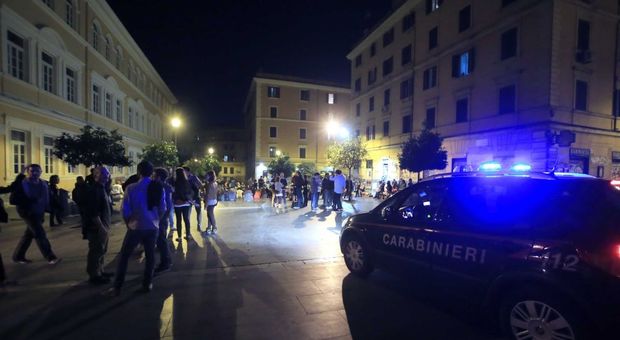 San Lorenzo, provano a vendere droga a due carabinieri in borghese: pusher arrestati