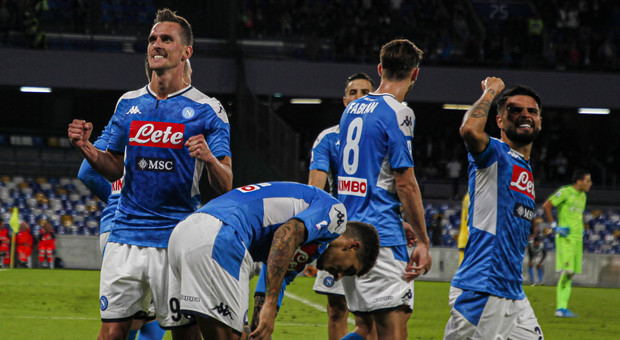 Il Napoli ritrova Milik e la vittoria: doppietta e Verona al tappeto 2-0