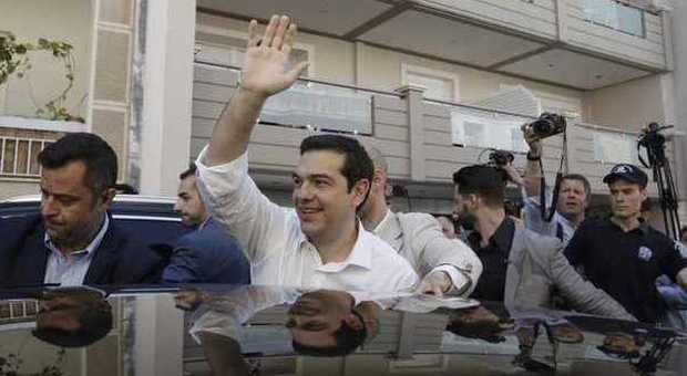 Grecia, con la vittoria del "no" stop ad aiuti e piani di salvataggio: stimato calo Pil del 10%
