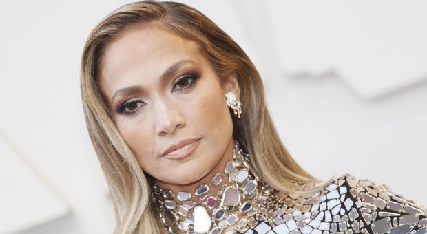 Jennifer Lopez compie 50 anni: «Il mio tour è la mia festa»