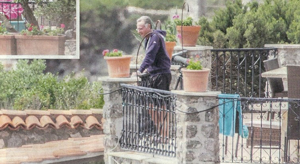 Paolo Bonolis nella sua villa ad Ansedonia