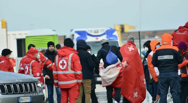 In fuga dal centro accoglienza, rintracciati 5 degli 11 minori migranti