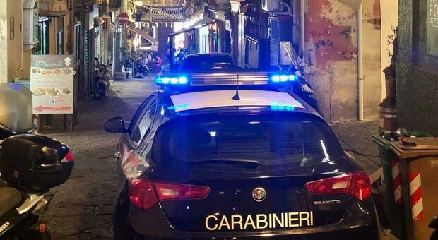 Controlli dei carabinieri nei Quartieri spagnoli