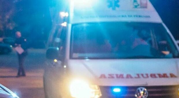 Perugia, muore noto ortopedico: investito mentre passeggiava. Grave la compagna
