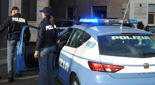 Cerca di sedare una rissa tra colleghi ma viene accoltellato: 37enne in ospedale a Roma