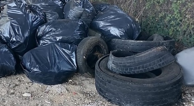 Frosinone, anche serbatoi di amianto abbandonati sulla superstrada: altri soldi pubblici (della Provincia) per la bonifica