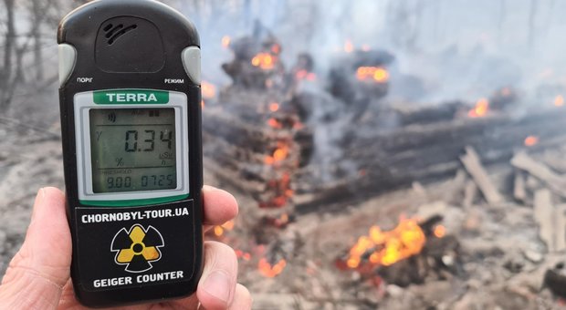 Chernobyl, incendio vicino all'ex centrale nucleare: «Radiazioni 16 volte superiori alla norma»