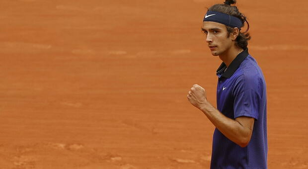 Musetti-Djokovic, diretta Roland Garros: primo set (7-6) all'italiano. Nel secondo è 3-3