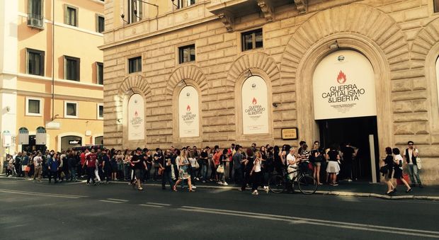 Roma, boom di visitatori alla mostra di Banksy: oltre seimila in una settimana