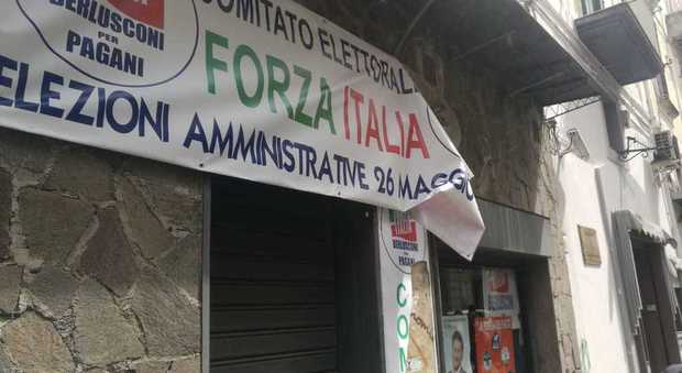 Amministrative al vetriolo a Pagani, raid vandalico alla sede Forza Italia
