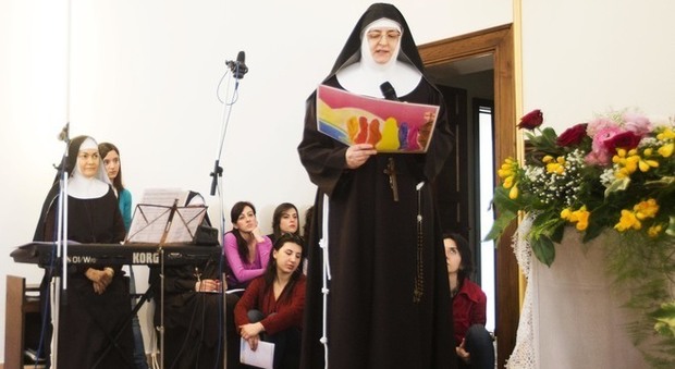 Suor Rosa festeggia 25 anni in monastero | Foto | Video