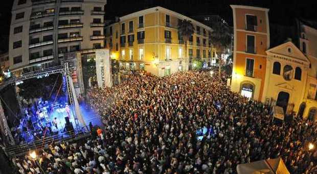 In centomila a Salerno per la notte bianca