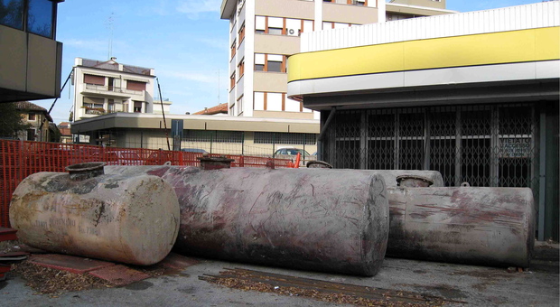 In Friuli migliaia di cisterne di gasolio ancora interrate: bombe ecologiche pronte a esplodere