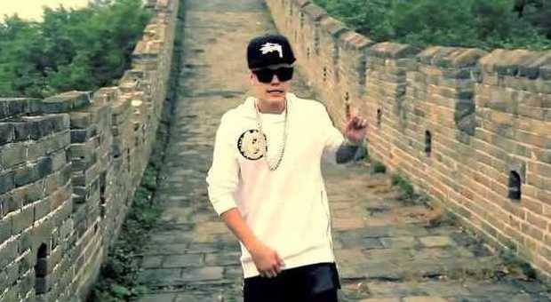 Justin Bieber nel nuovo videoclip, girato sulla Grande Muraglia cinese