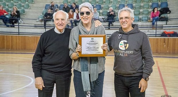Mabel Bocchi, la divina a Napoli per un memorial di pallacanestro