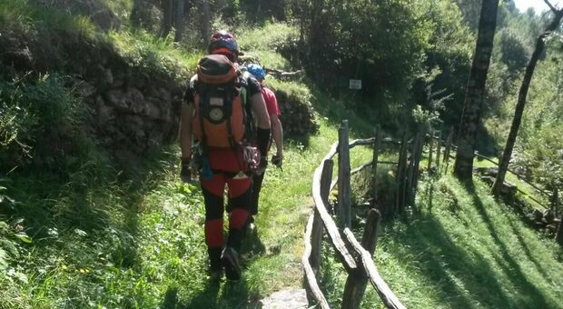 Perdono l'orientamento nel bosco: brutta avventura per sette scout di Foggia