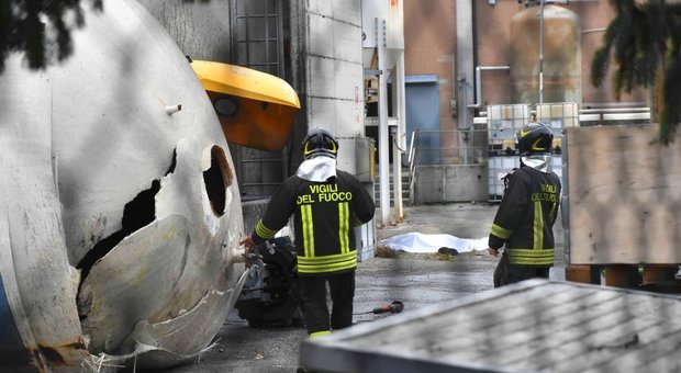 Reggio Emilia, esplode un silos: muore operaio di 42 anni