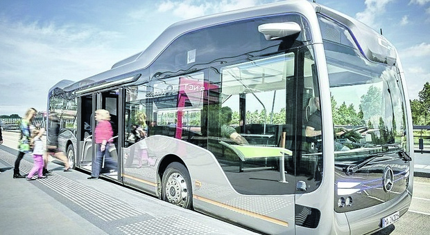 Trasporti, arrivano gli autobus a guida autonoma «Ecco il futuro a idrogeno»