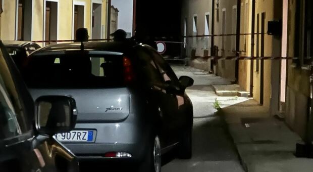 Omicidio a Bicinicco (Udine), donna uccide il marito con le forbici e gli lancia sul volto l'acido muriatico