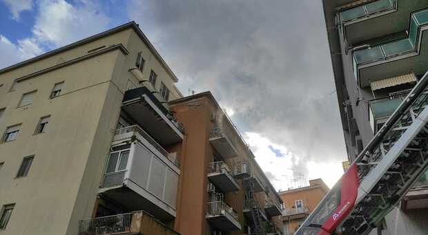 Incendio in zona Nomentana, due persone intossicate in un appartamento in via Michele di Lando