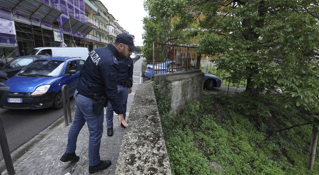 Napoli, poliziotto libero dal servizio arresta rapinatore di scooter