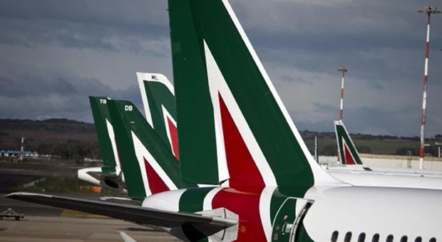 Il futuro di Alitalia sarà scritto tra un mese