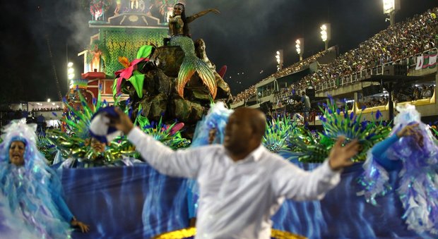 Brasile, «carri troppo pesanti»: nuovo incidente a Rio, 12 feriti