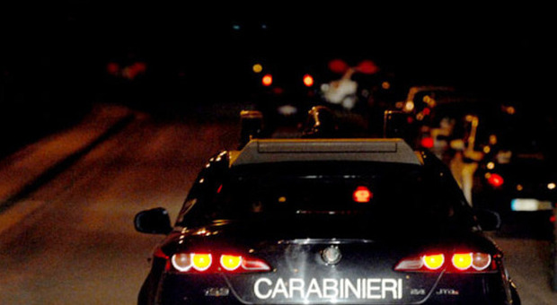 Un intervento notturno dei carabinieri (archivio)