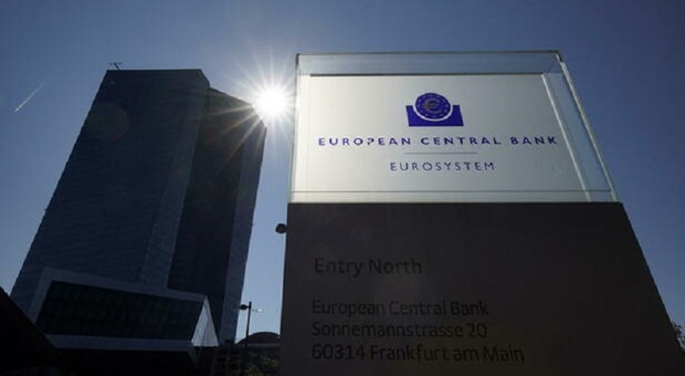 La Bce alza i tassi d'interesse al 2%, salgono mutui e prestiti