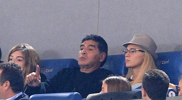 Maradona arriva all'Olimpico per Roma-Napoli