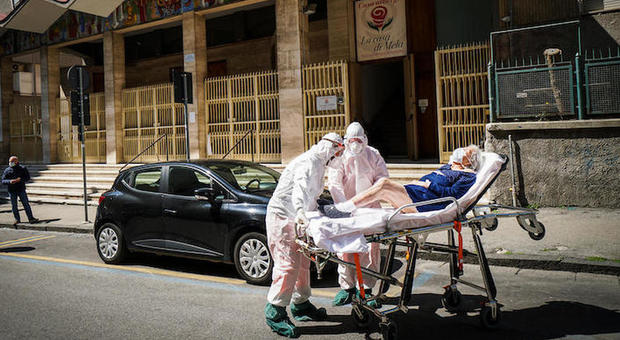 Coronavirus, a Milano oltre 1200 morti nelle Rsa in tre mesi. Contagiato il 40% degli operatori