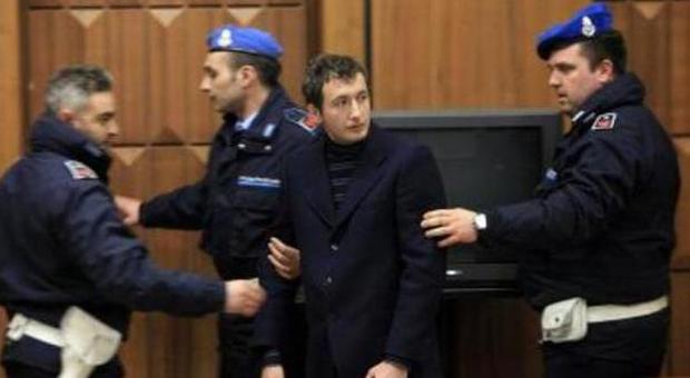 Lorenc Smoqi durante il processo (foto da www.ladige.it)