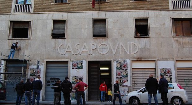 CasaPound, il piano del Movimento 5 Stelle: «La sede di Roma in vendita nel 2019»