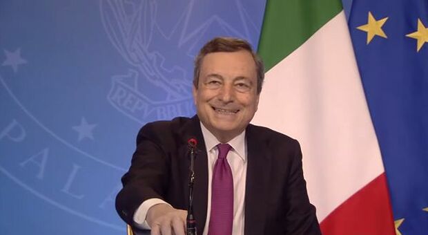 Draghi: "Italia più forte, influente e credibile. Nel 2022 prima sfida è attuazione Pnrr"