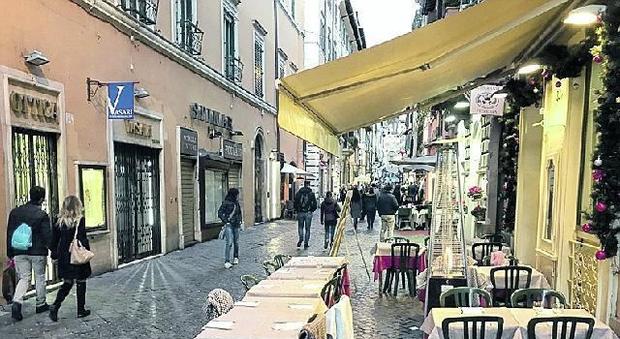 Roma, tavolino selvaggio, ecco le 30 strade senza regole: piani pronti ma fermi da 4 anni