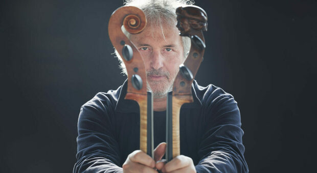 Il violoncellista Mario Brunello