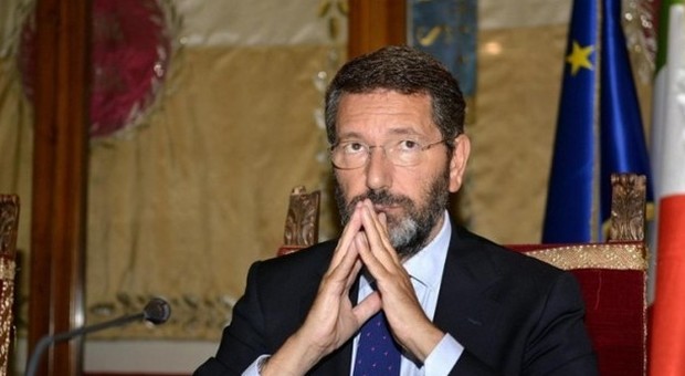 Roma, note spese, l'ex segretaria sconfessa Marino: pronta la perizia calligrafica