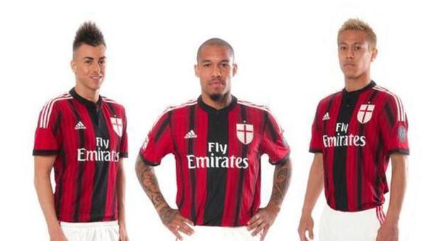 El Sharaawy, De Jong e Honda con la nuova maglia del Milan