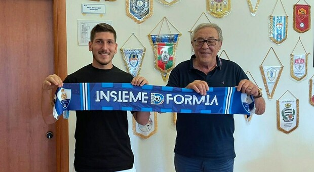Il centrocampista Fiore Ammaturo con il patron Alessandro Anelli