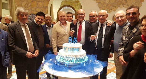 Gli 85 anni di Luis Vinicio La festa da D’Angelo Santa Caterina