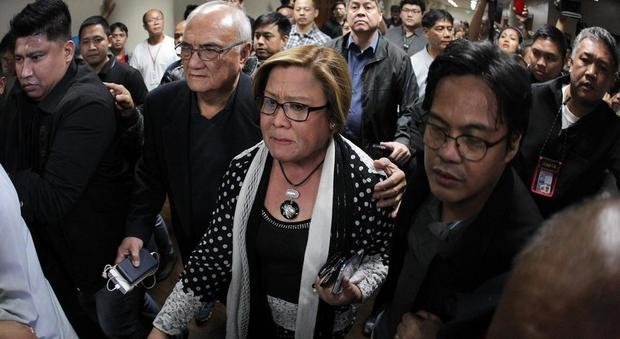 Filippine, arrestata senatrice avversaria di Duterte: prese soldi dai narcotrafficanti quando era ministro