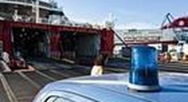 Giulianova, scoppia serbatoio barcone: profugo gravemente ustionato