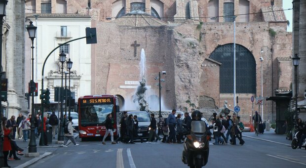 Roma, il tram a via Nazionale è «uno spreco di soldi»: i dubbi dell'ingegnere che realizzò le tranvia di Padova