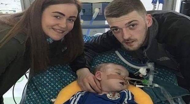 Alfie Evans, quattro mesi dopo la morte i genitori danno alla luce un altro figlio