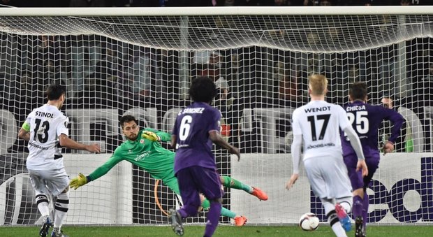 Fiorentina da incubo: segna due volte, poi incassa quattro gol e saluta la coppa