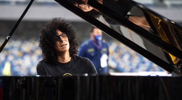 Giovanni Allevi, il tweet nella giornata mondiale del pianoforte: «La sofferenza ha senso grazie alla musica»