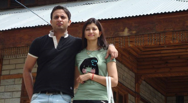 Priya Vedi e il marito (Facebook)