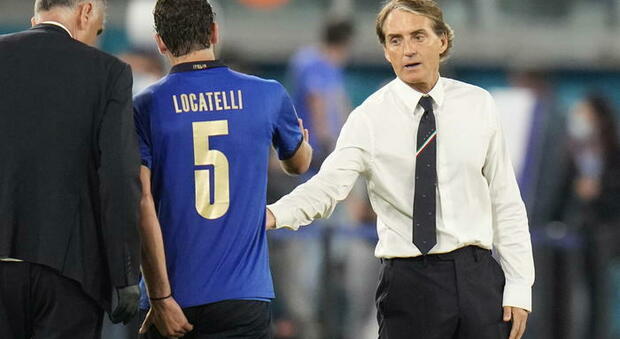 Mancini si congratula con Locatelli